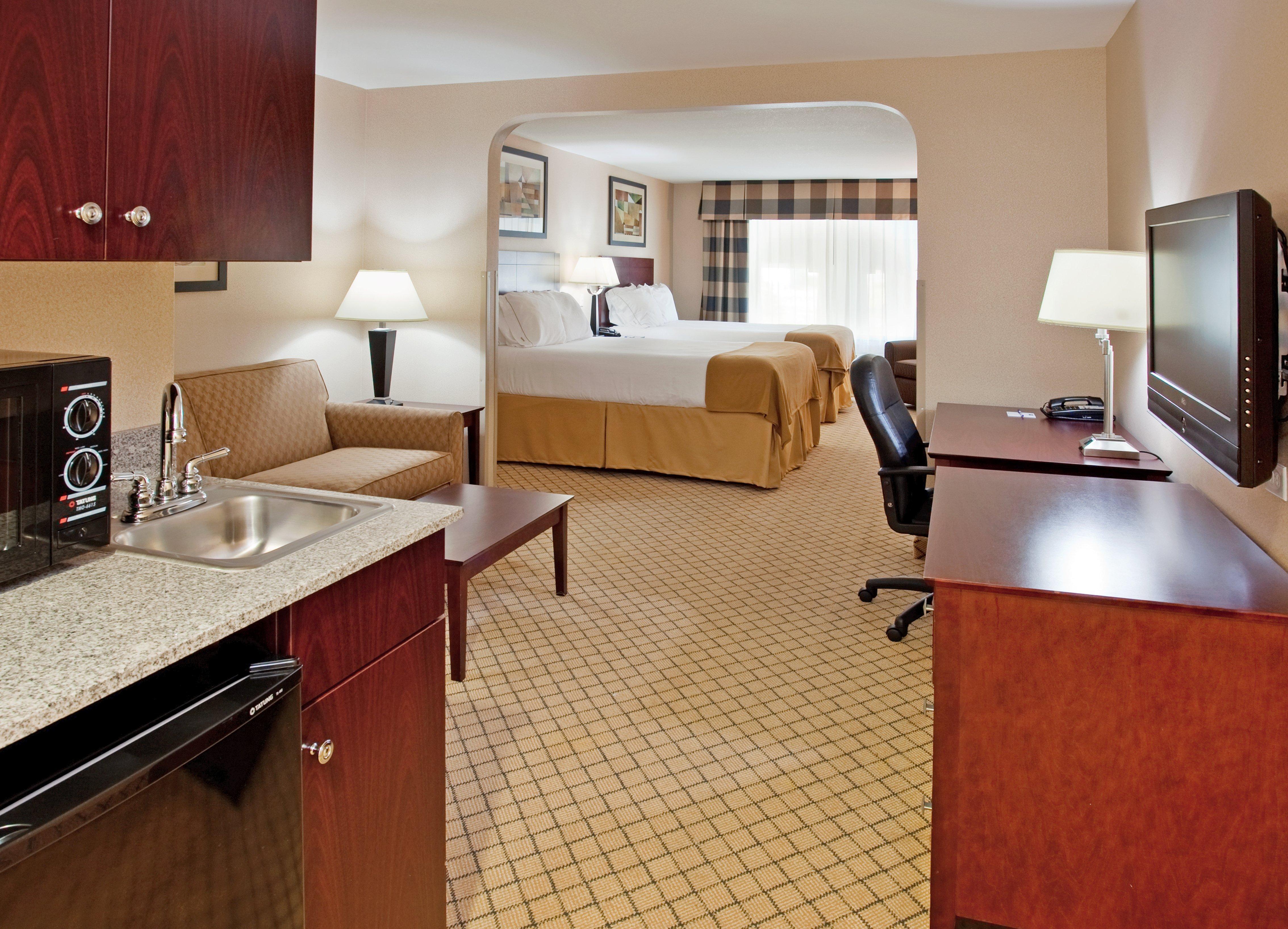 Holiday Inn Express Hotel & Suites Wichita Airport By Ihg Exterior foto